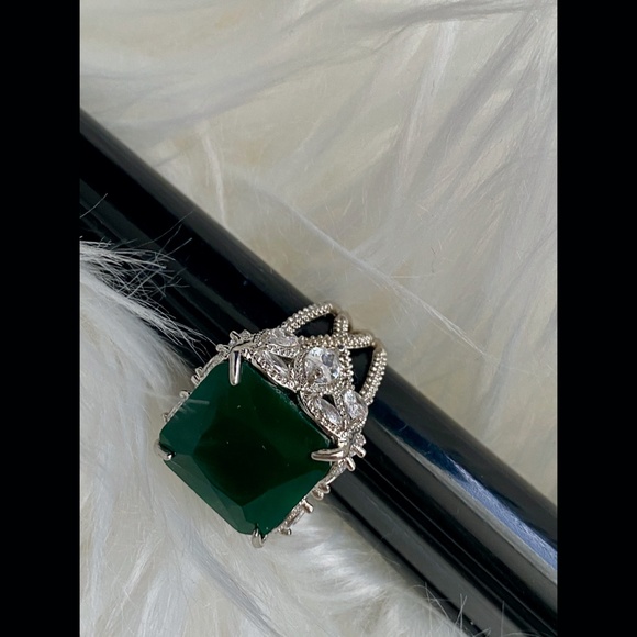Statement Ring Huge Bauble Green Princess Stone🌻 - Picture 3 of 5